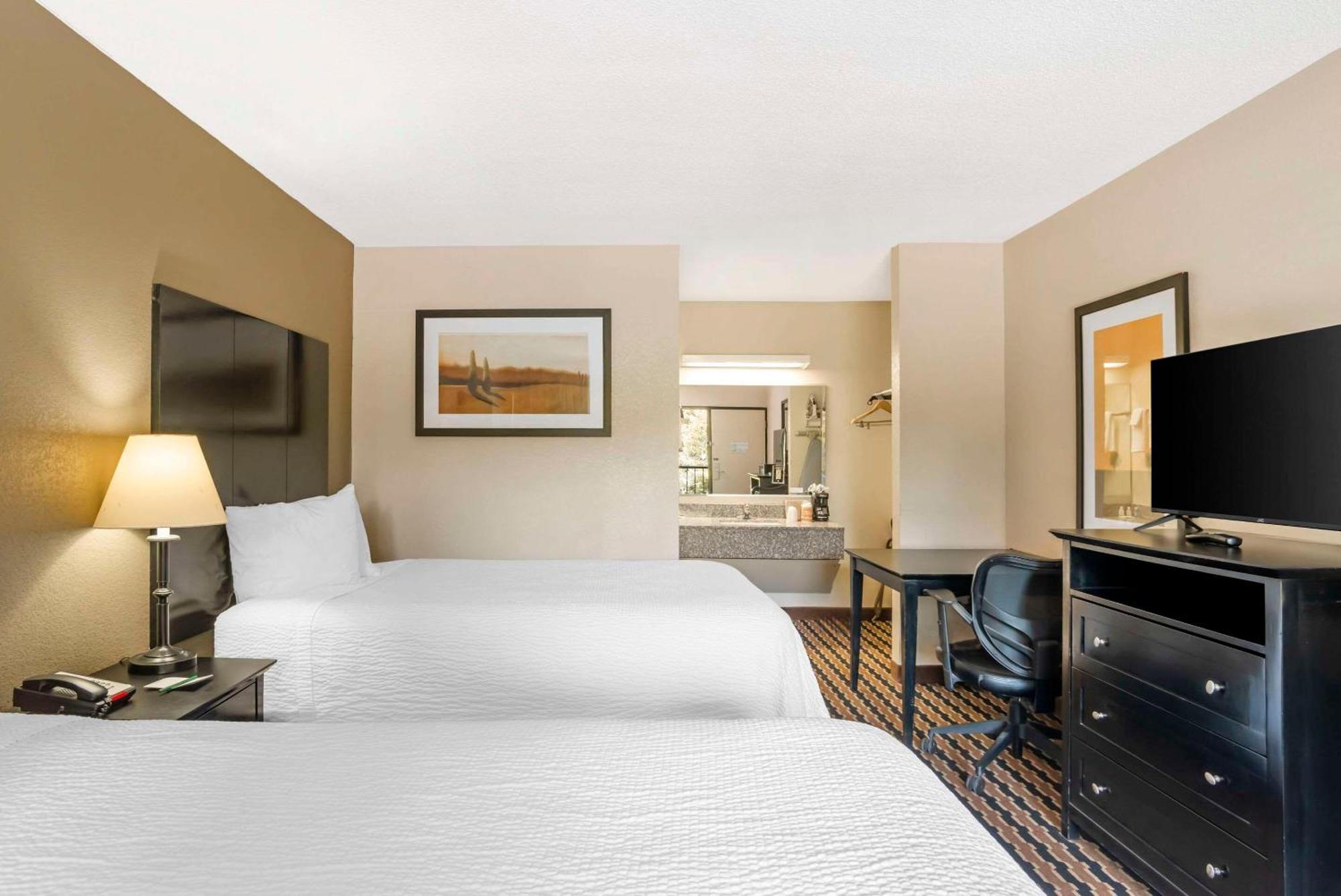 Quality Inn Near Speedway Wilkesboro Buitenkant foto