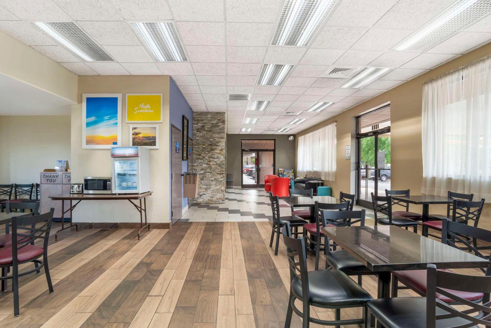 Quality Inn Near Speedway Wilkesboro Buitenkant foto